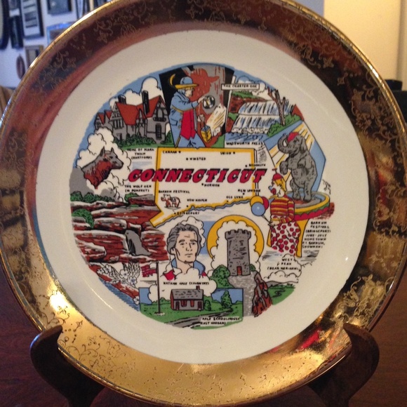 Conneticut Commemorative Wall Decor Plate - Picture 1 of 1